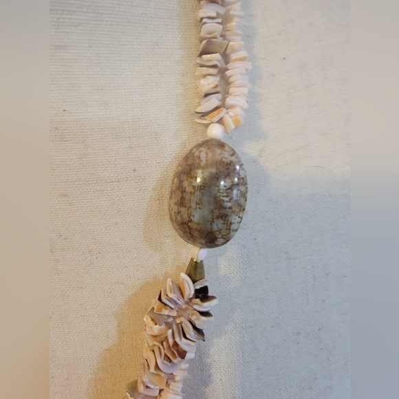 CC7 Vintage (?) Pink Shell Necklace - Picture 3 of 5